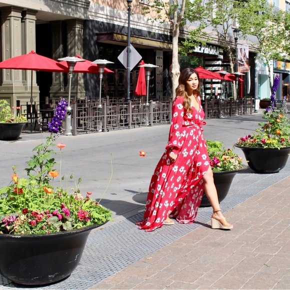 Red floral Vici maxi dress - Picture 3 of 4